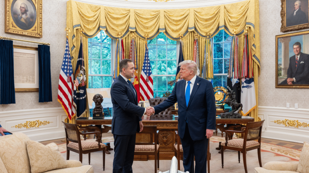 Karol Nawrocki i Donald Trump w białym domu