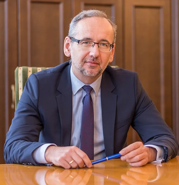 Adam Niedzielski w szpitalu - nieoficjalnie: pobity były minister zdrowia