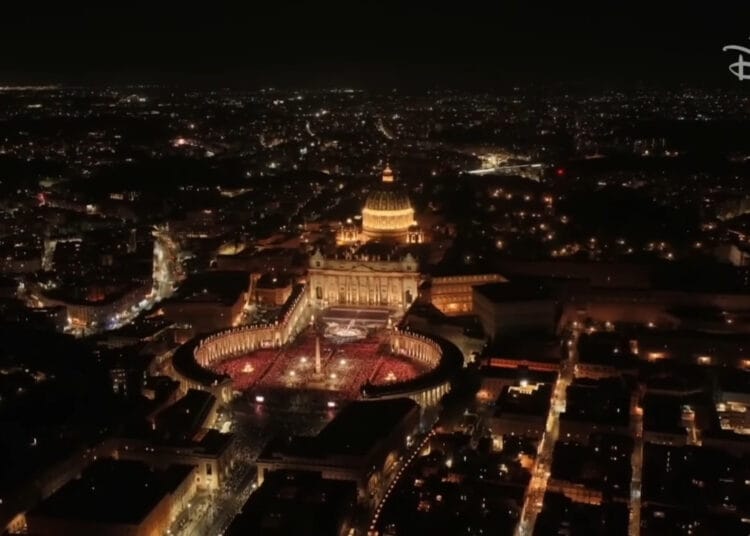 Wielki pokaz dronów rozświetlił niebo nad Watykanem podczas koncertu gwiazd