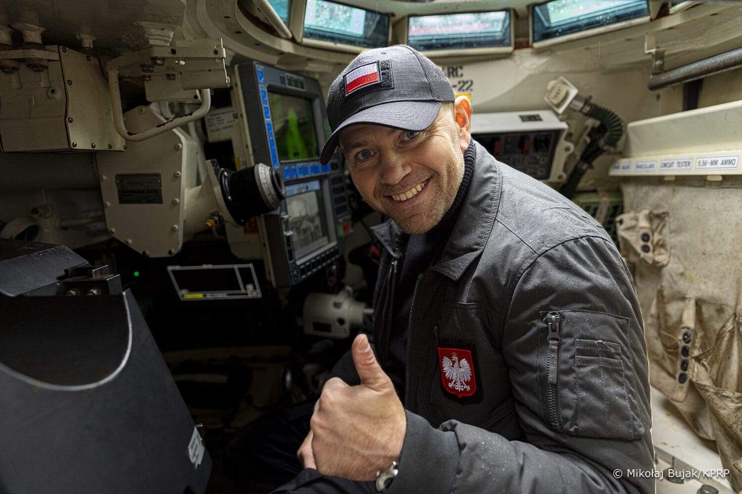 Prezydent Nawrocki: Pokój nie może nagradzać rosyjskiego agresora 13c karol nawrocki z zolnierzami 598 brygady transportowej us army 20251017 mwb25472