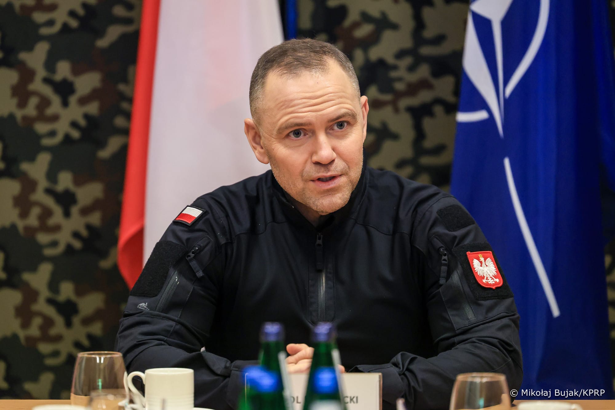 Prezydent Karol Nawrocki na lotnisku w Jasionce | 02.12.2025 | Fot. prezydent.pl