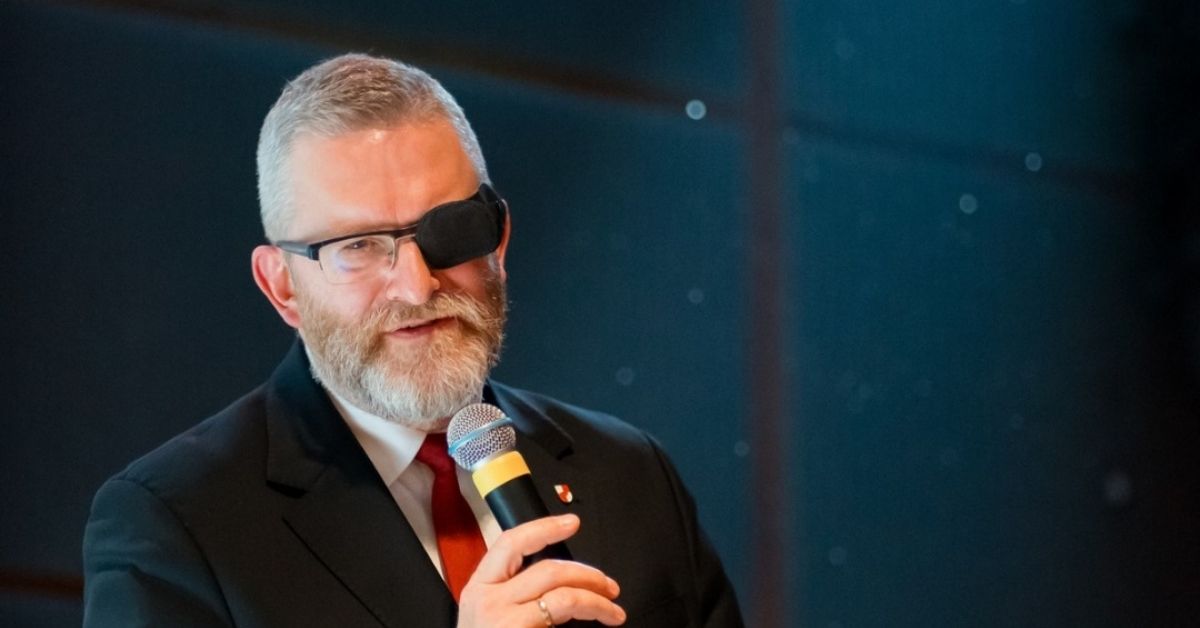 Konfederacja Korony Polskiej Grzegorza Brauna na trzecim miejscu nowego sondażu OGB Grzegorz Braun