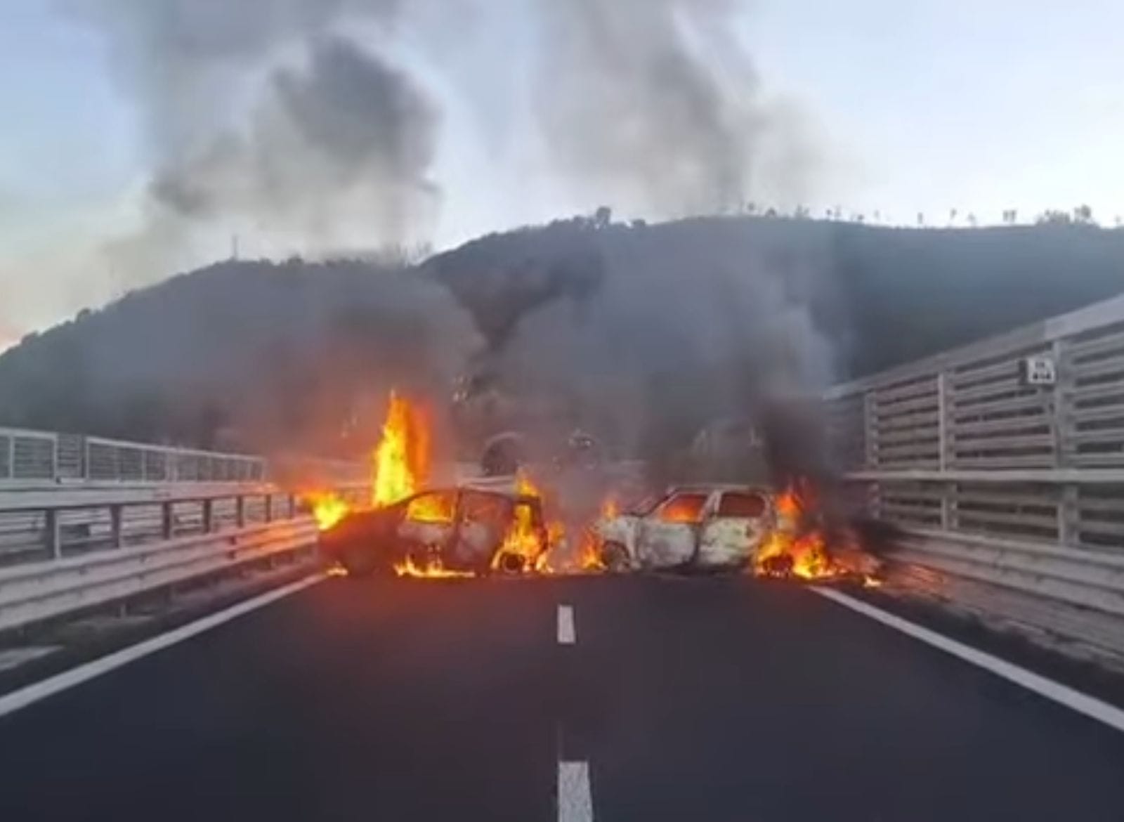 Napad na autostradzie A2 w Kalabrii we Włoszech