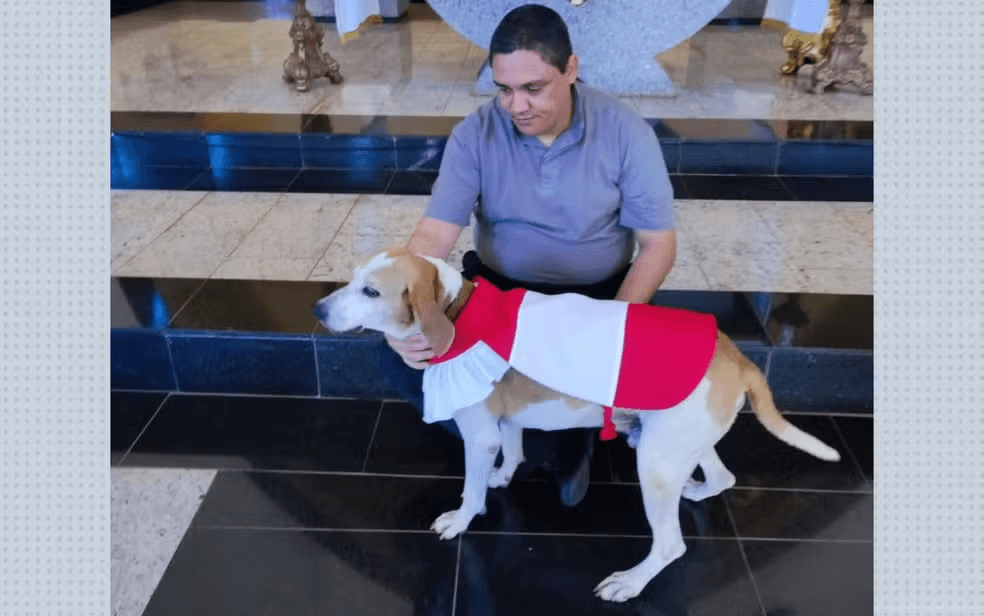 Piesek ministrant z Brazylii podbija serca wiernych i internetu​