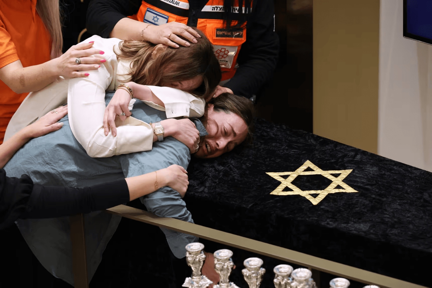 Atak na plaży w Sydney: sprawca z 59 zarzutami. Nowe informacje o masakrze w Bondi Beach​