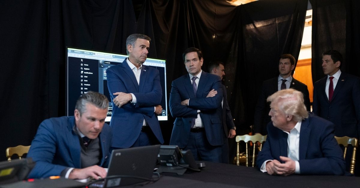 Oficjalne zdjęcia z Mar-a-Lago ujawnione. Trump i zespół monitorowali reakcje na X podczas ataku na Wenezuelę Oficjalne zdjęcia z Mar-a-Lago ujawnione