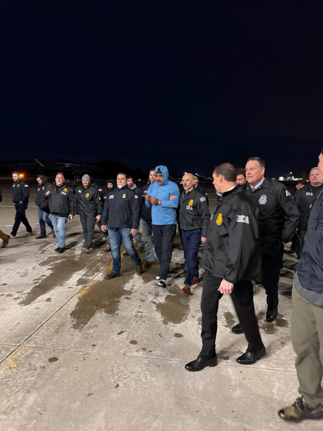 Oficjalne zdjęcia z Mar-a-Lago ujawnione. Trump i zespół monitorowali reakcje na X podczas ataku na Wenezuelę Oficjalne zdjęcia z Mar-a-Lago ujawnione. Trump i zespół monitorowali reakcje na X podczas ataku na Wenezuelę