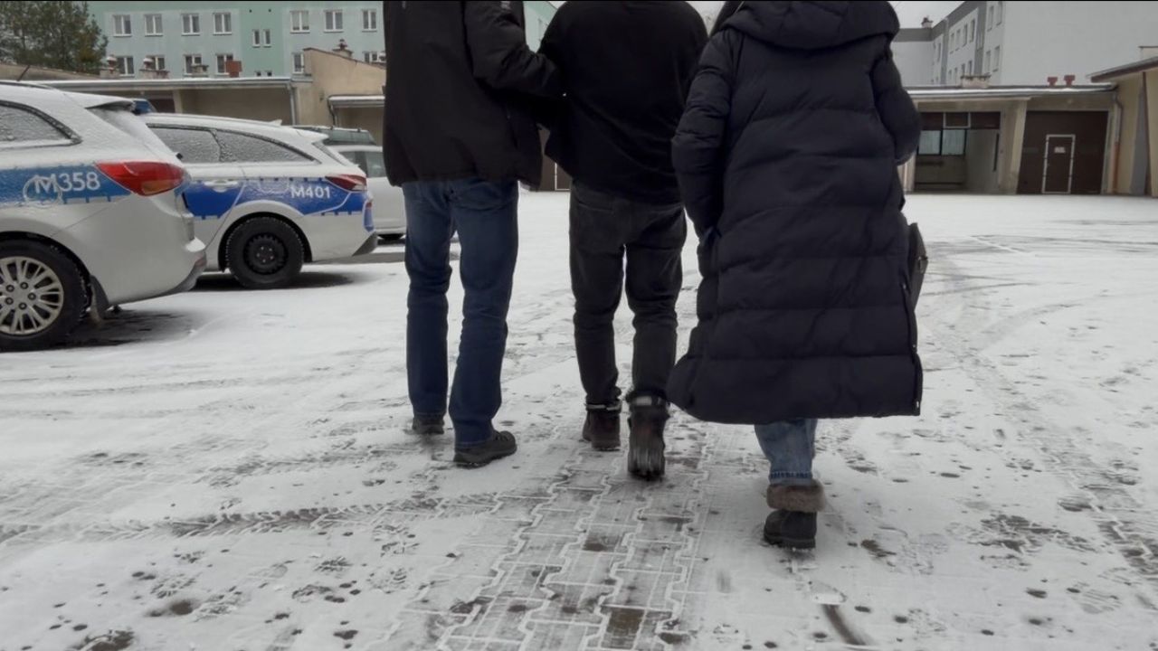 Ojciec wbił nóż w plecy 6-letniej córce. Co wiemy o wstrząsającym ataku?