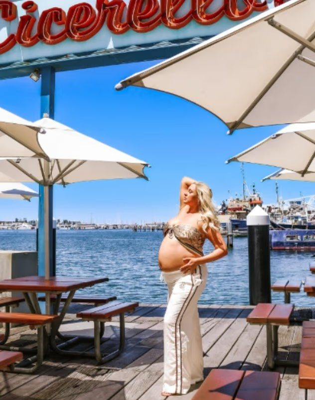 Australijska nauczycielka przyznała się do wykorzystania seksualnego 12 letniego ucznia i urodziła jego dziecko Australijska nauczycielka przyznała się do wykorzystania seksualnego 12 letniego ucznia i urodziła jego dziecko