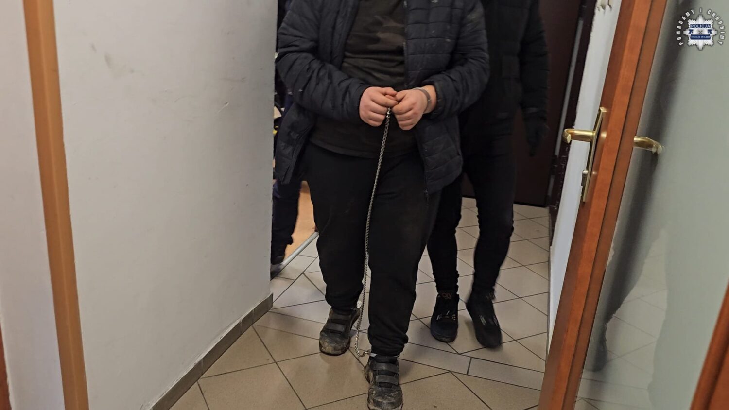 Opolska policja wyjaśnia okoliczności zabójstwa w Kadłubie. 17-latek zatrzymany po wielogodzinnej obławie 45 kilometrów od miejsca zbrodni Zabójstwo w Kadłubie | Foto: Opolska Policja