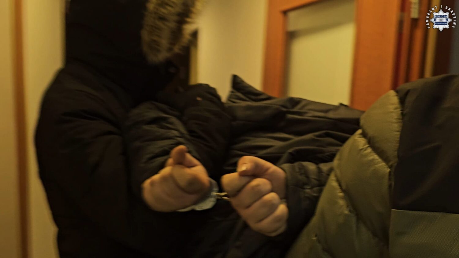 Opolska policja wyjaśnia okoliczności zabójstwa w Kadłubie. 17-latek zatrzymany po wielogodzinnej obławie 45 kilometrów od miejsca zbrodni Zabójstwo w Kadłubie | Foto: Opolska Policja