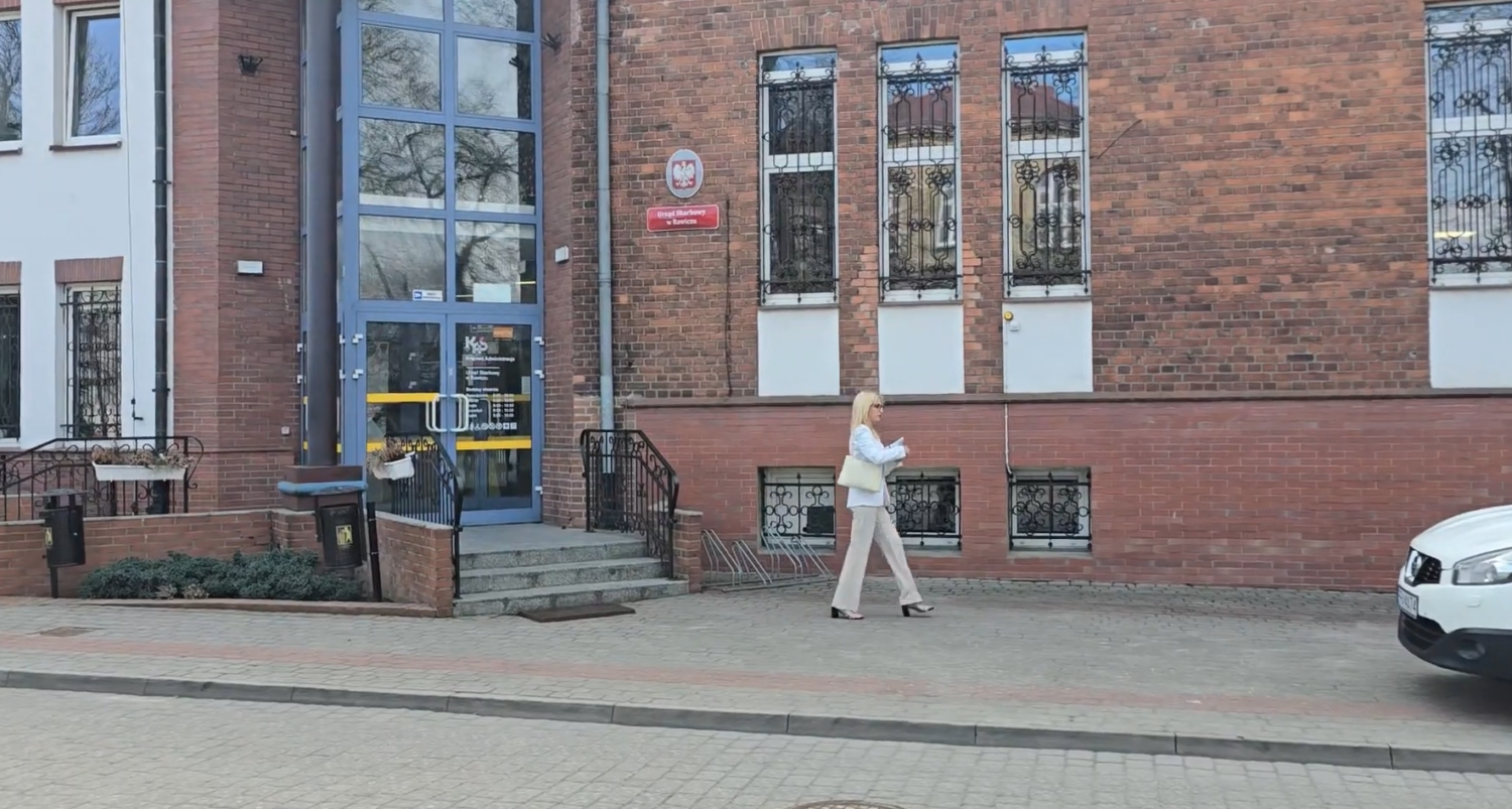 Polka nagrała film dla dorosłych pod urzędem skarbowym LushCandyOfficialPL