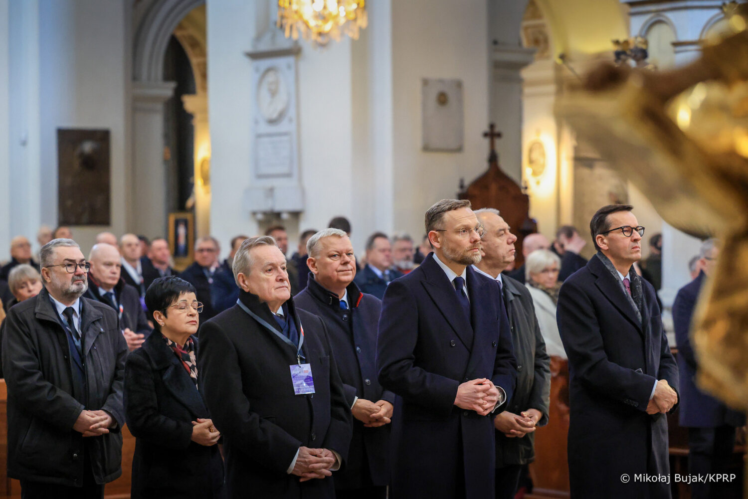Pamiętamy. Prezydent Karol Nawrocki oddał hołd ofiarom katastrofy smoleńskiej w 16. rocznicę