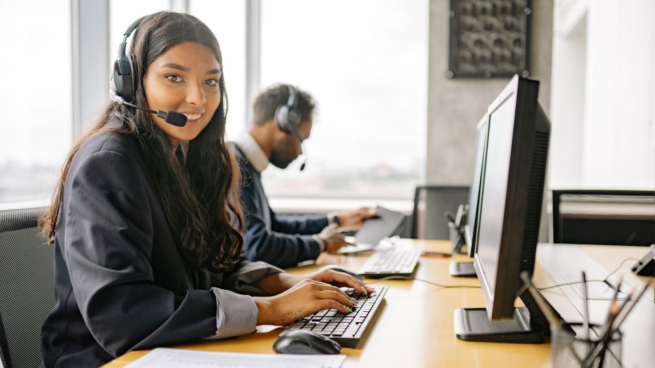 Ukraińcy założyli fikcyjne call center i okradali Polaków. Grozi im 10 lat więzienia