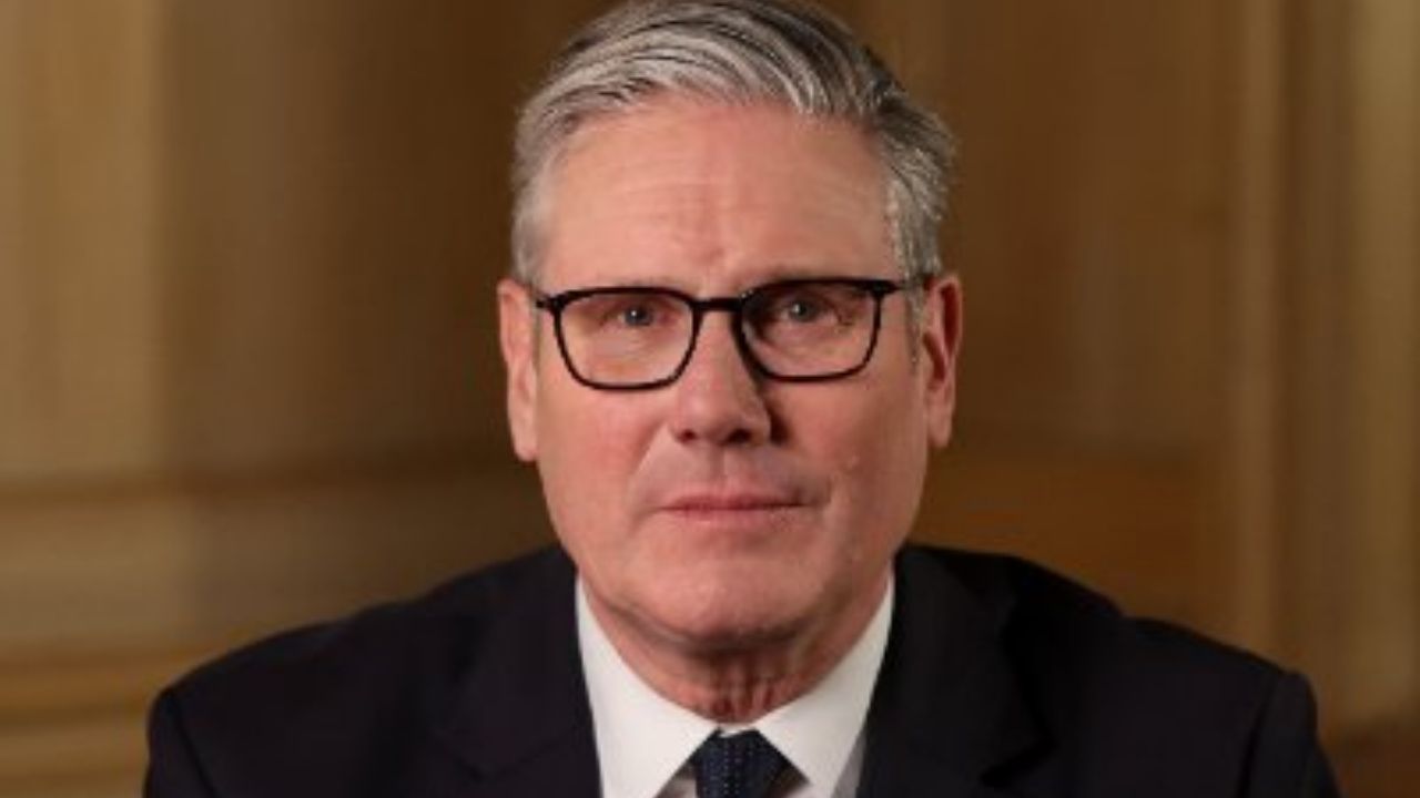 Keir Starmer announces a ban on social media for people under 16. End of an era of uncontrollable access?