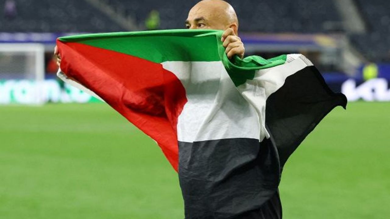 FIFA nie ukarze trenera Egiptu za flagę Palestyny. Izraelscy krytycy wściekli